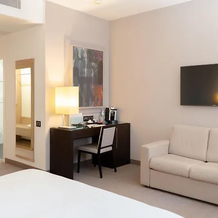 Ariha Hotel 4*